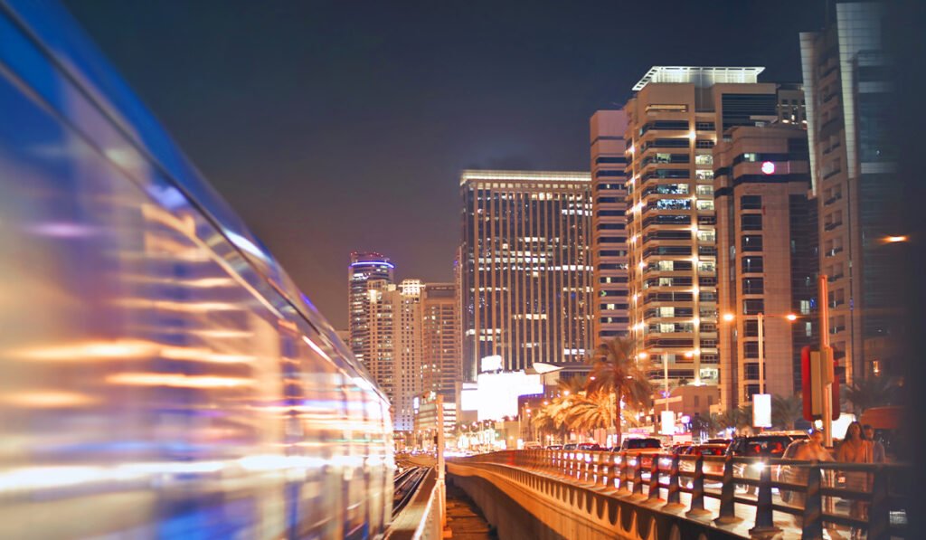 WHY DUBAI IS A GLOBAL BUSINESS HUB