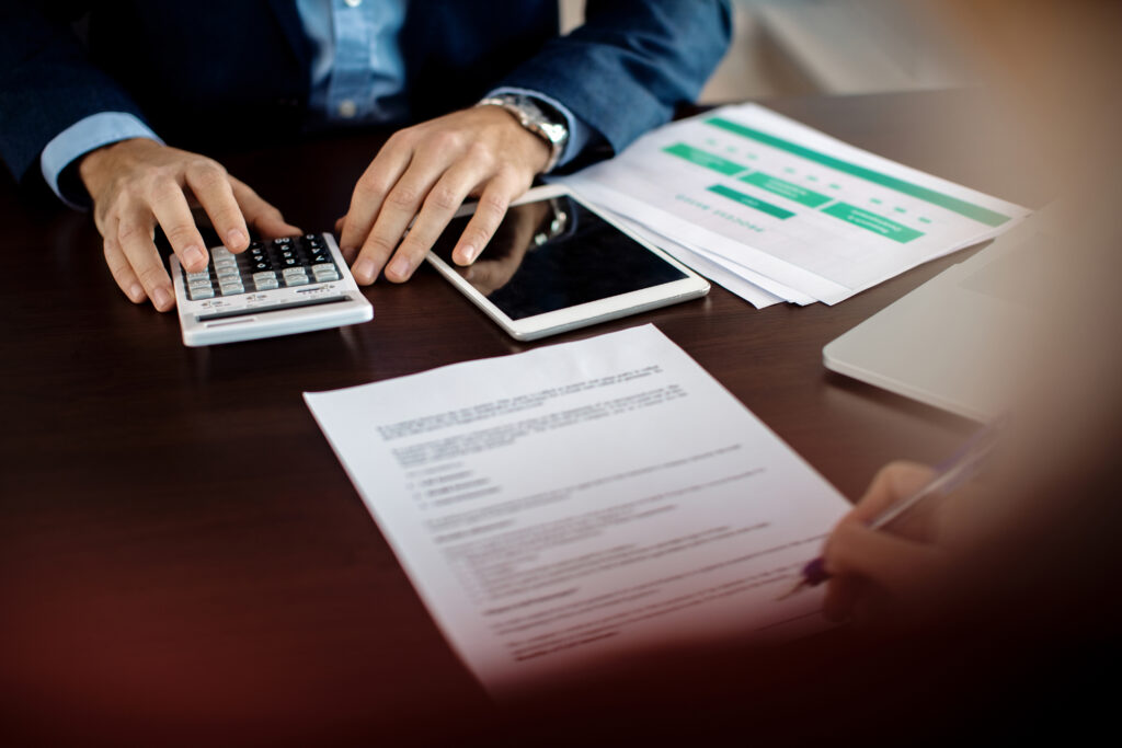 Unpaid Invoices and Alleged Poor Performance: Can a Client Legally Withhold Payment?